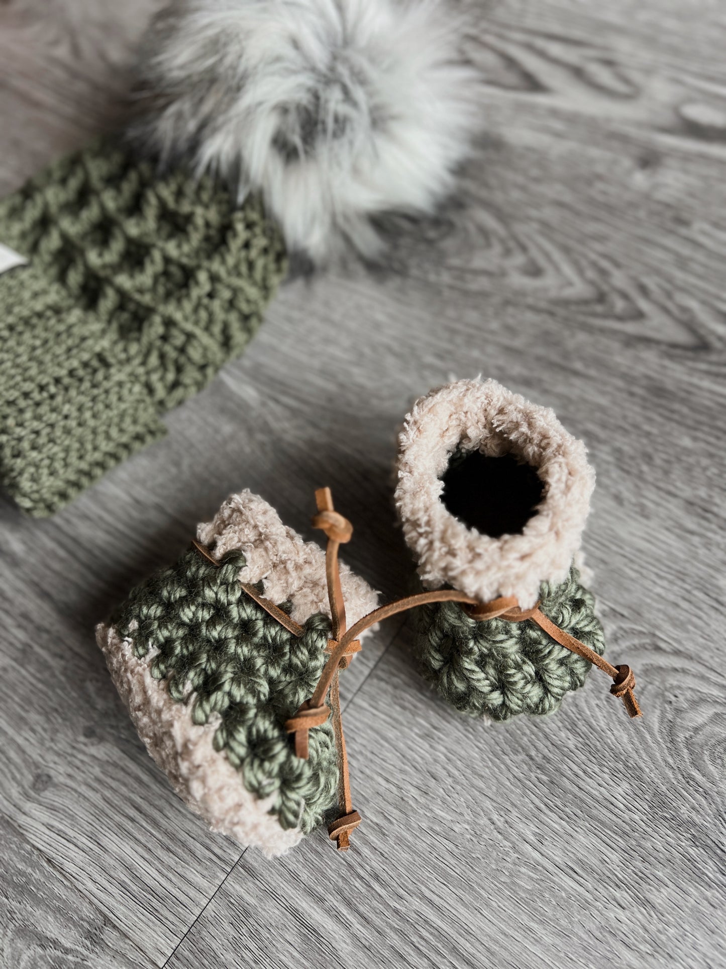 Baby Beanie & Booties Set [Newborn]